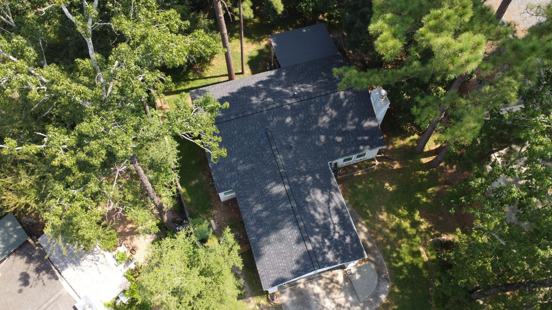 Efficient Roof Overhaul with Titan XT Shingles in The Woodlands image