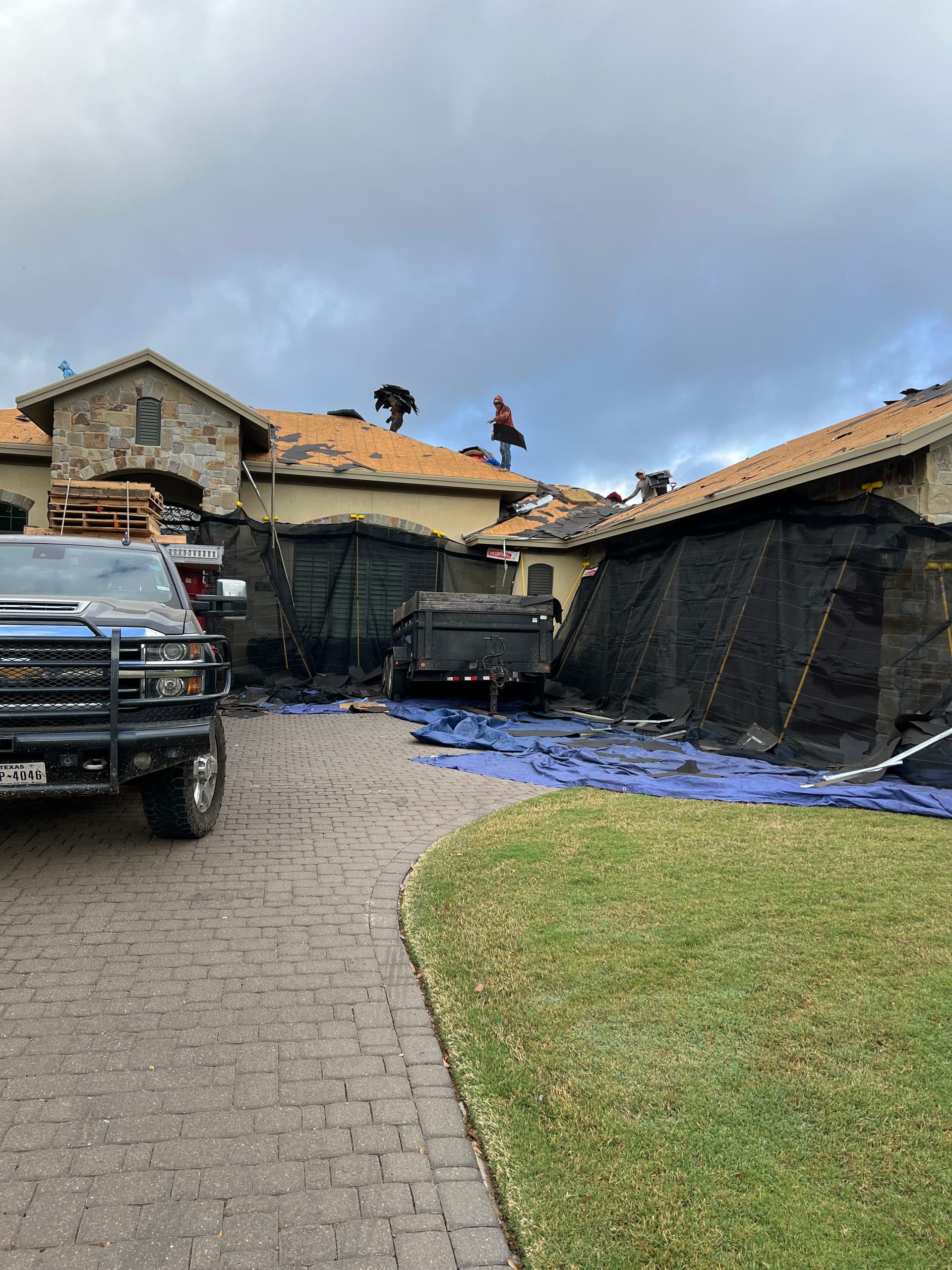 Gallery photos for 12,000 Sq. Ft. Full Roof Replacement Done in One Day: Image #3