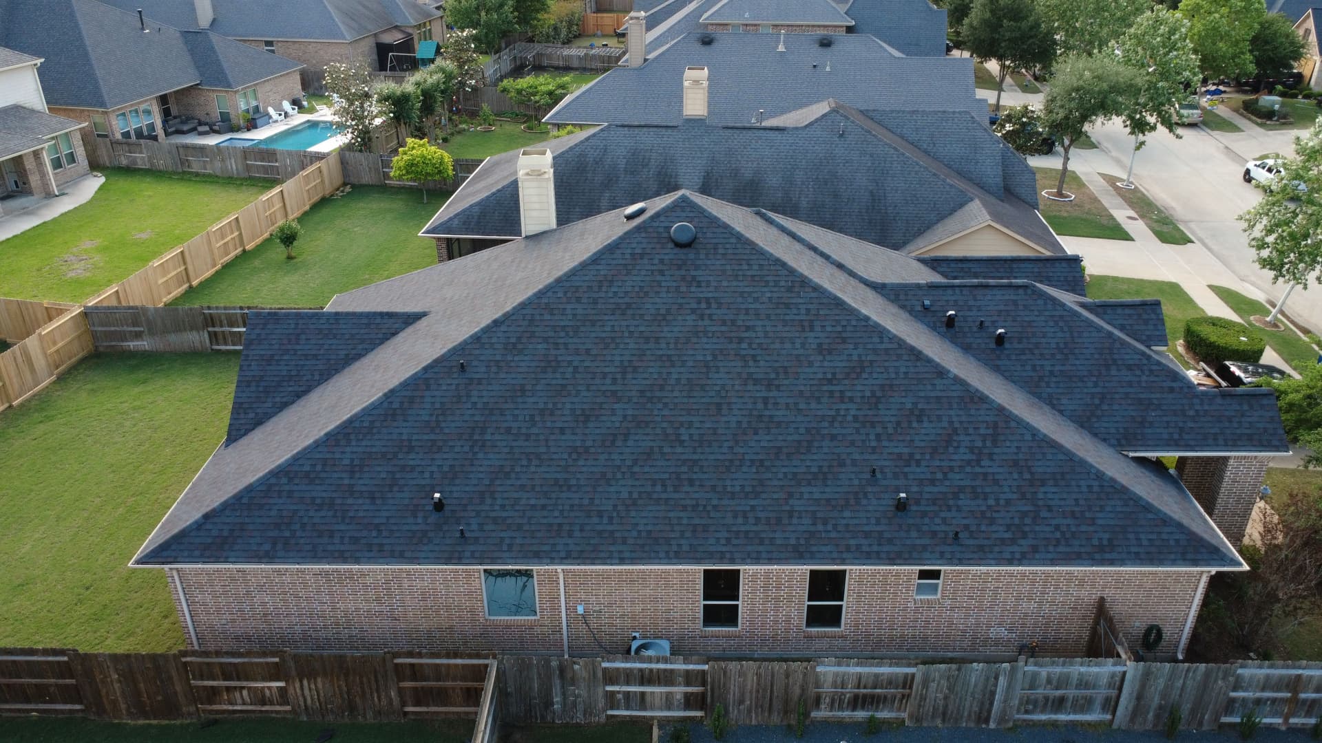 Gallery photos for 6,500 Sq Ft Insurance Roof Replacement Completed in One Day in Conroe: Image #2