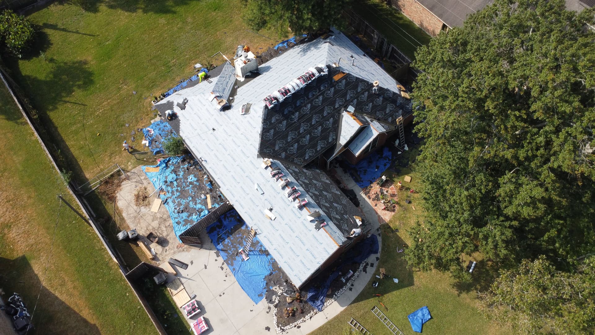 Gallery photos for Roof Replacement Success with Tamko Titan XT Impact-Resistant Shingles: Image #2