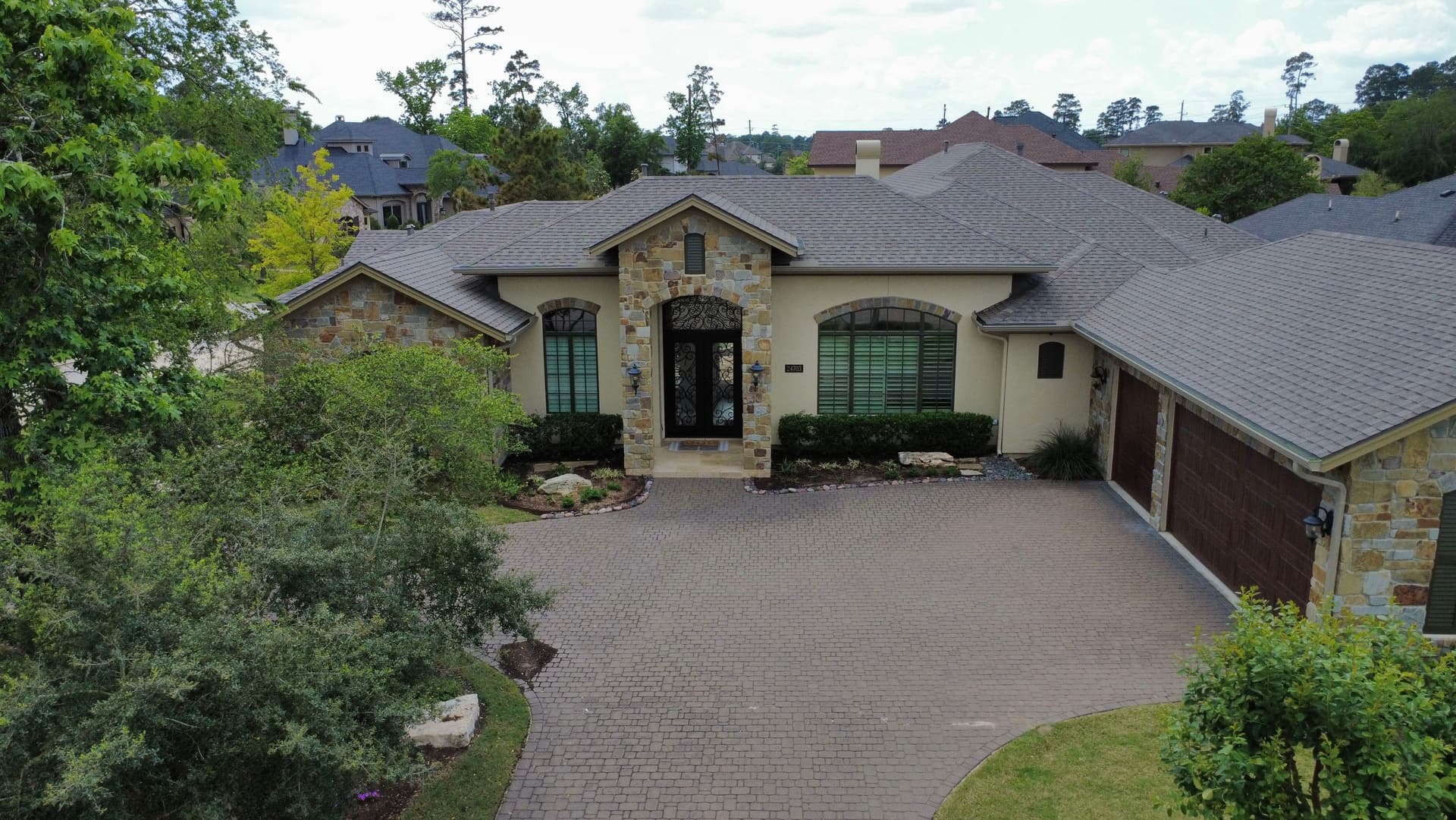 Gallery photos for 12,000 Sq. Ft. Full Roof Replacement Done in One Day: Image #1