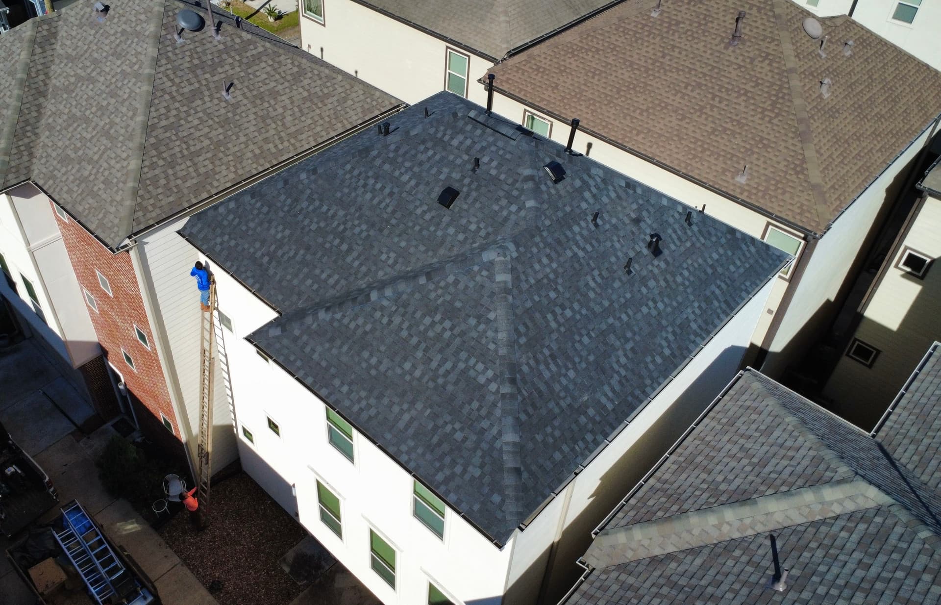Helping a Neighborhood Recover with a New TAMKO Titan XT Roof image