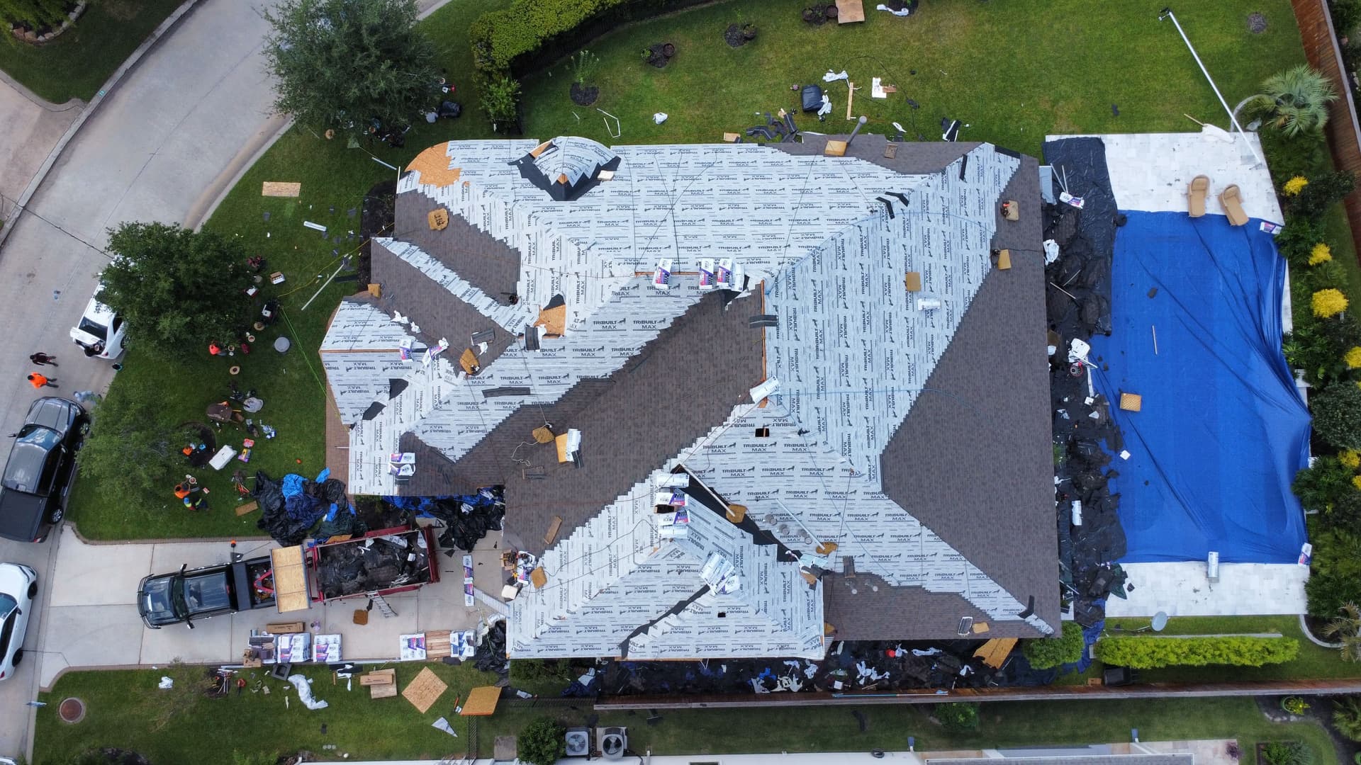 Gallery photos for Stunning Roof Transformation in Tomball Texas: Image #5